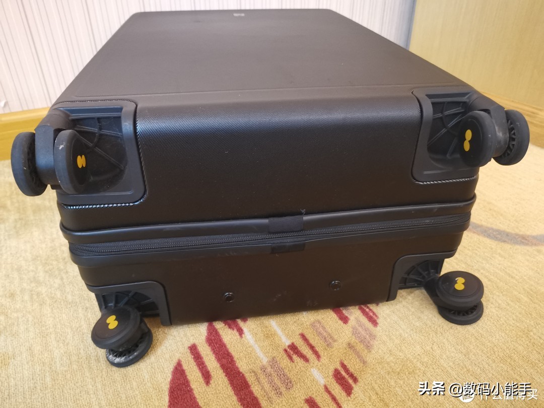 level8地平线八号行李箱颜色,地平线8号行李箱尺寸对比