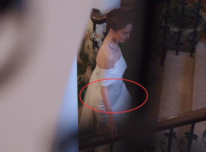 有一种“尴尬”，叫金晨玩性感，明明条件有限，却非要*点露**什么