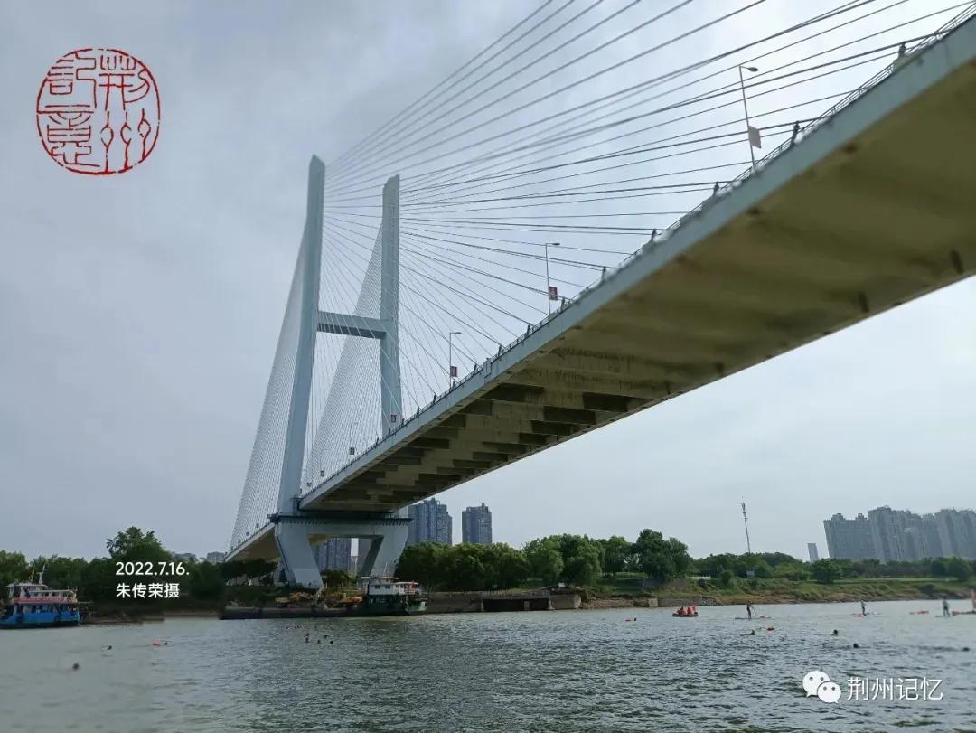 长江大桥建设故事,长江大桥故事