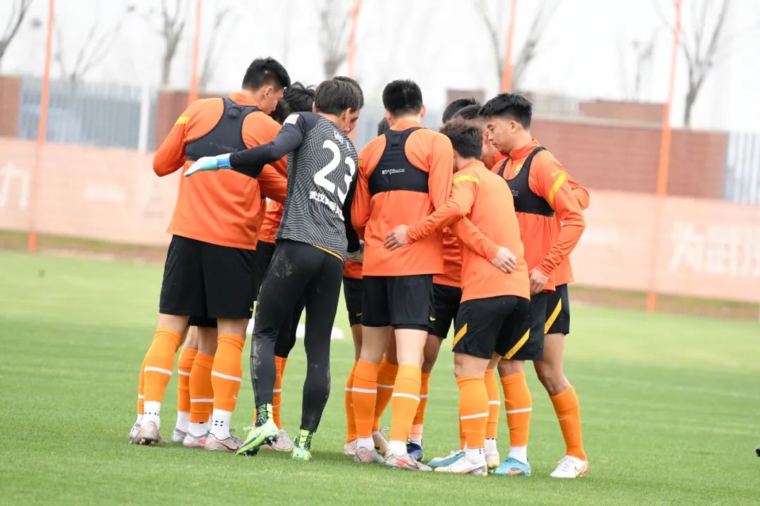 季前备战|阴雨消散，武汉队继续热身赛节奏