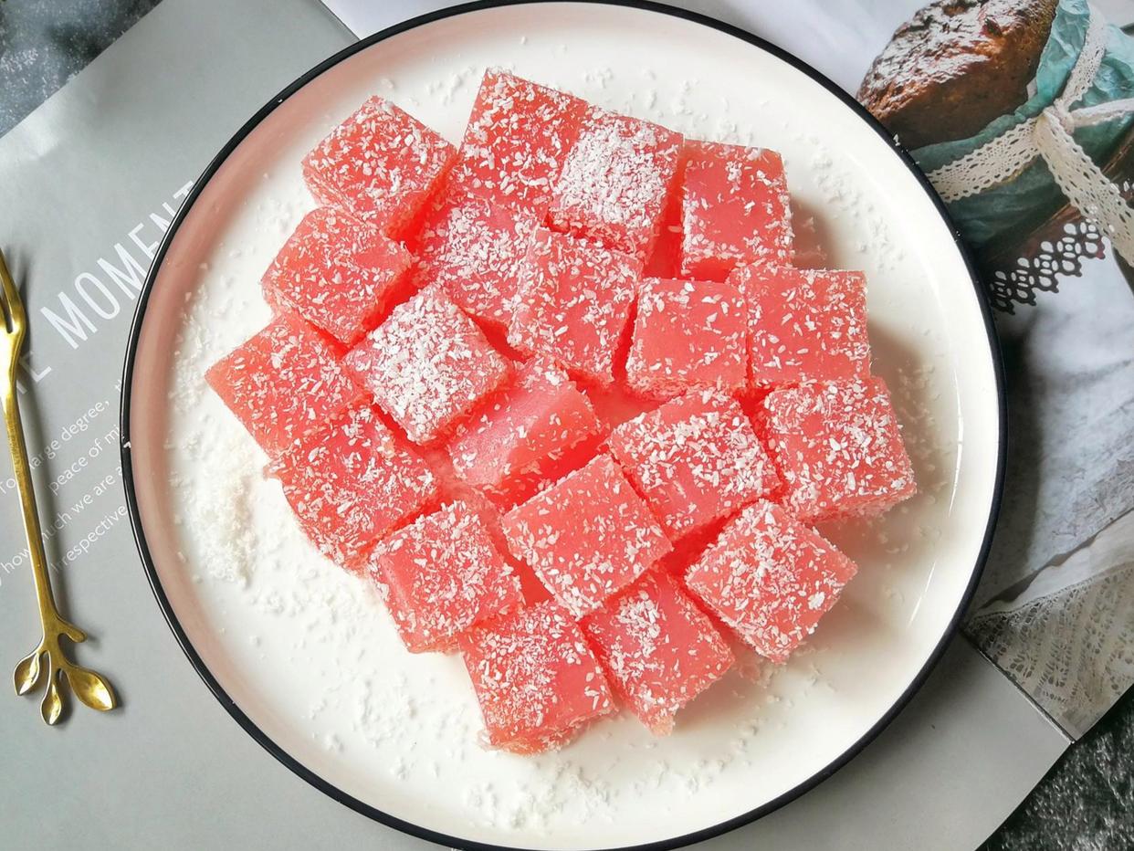 女人不想老得太快多吃这几种食物,女人要想老得慢就常吃这个菜