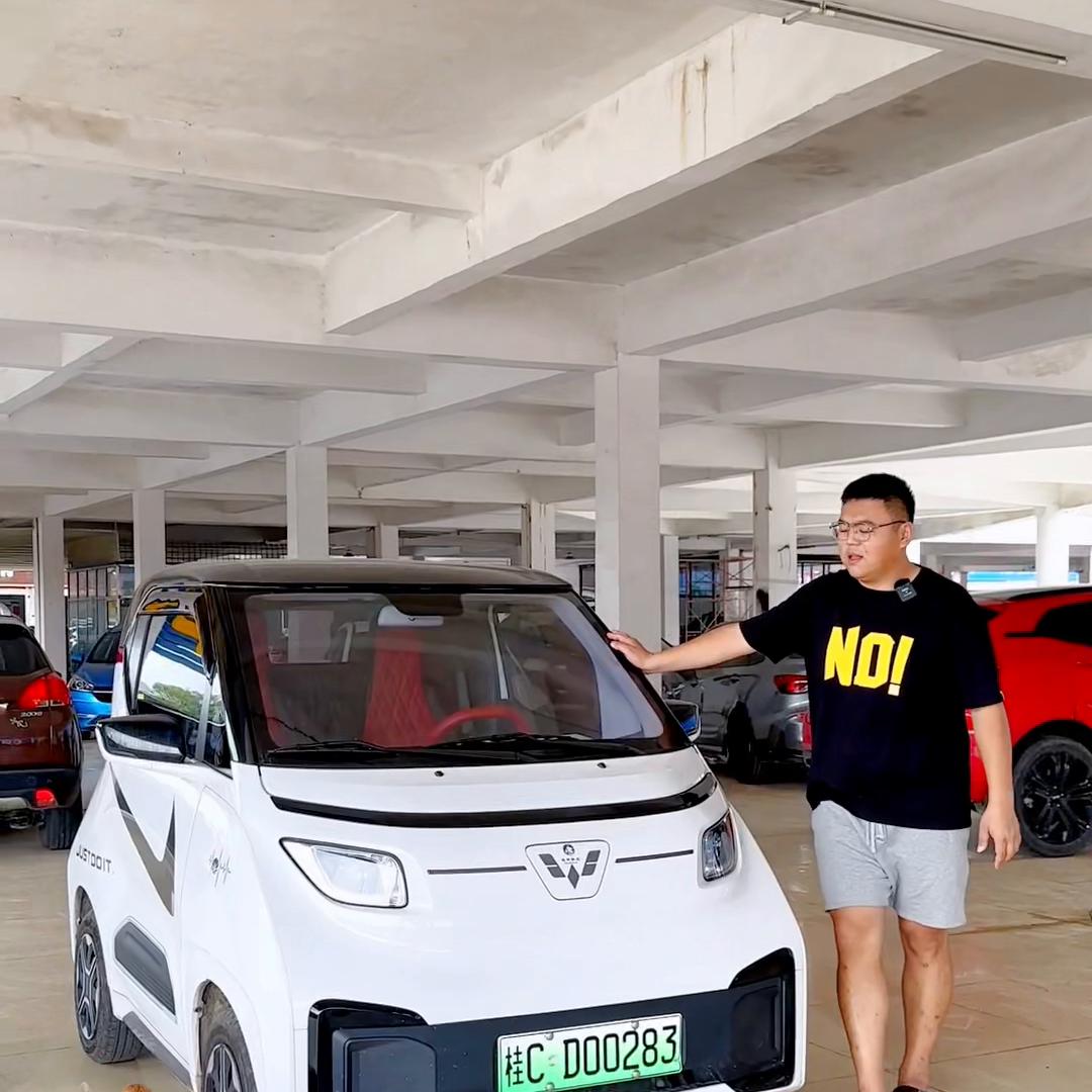 没钱花了就卖车,亏本二手车清仓