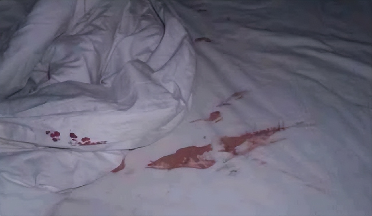 醉酒女大学生惨死宾馆，下身出血大小便*禁失**，监控拍下可怕画面！