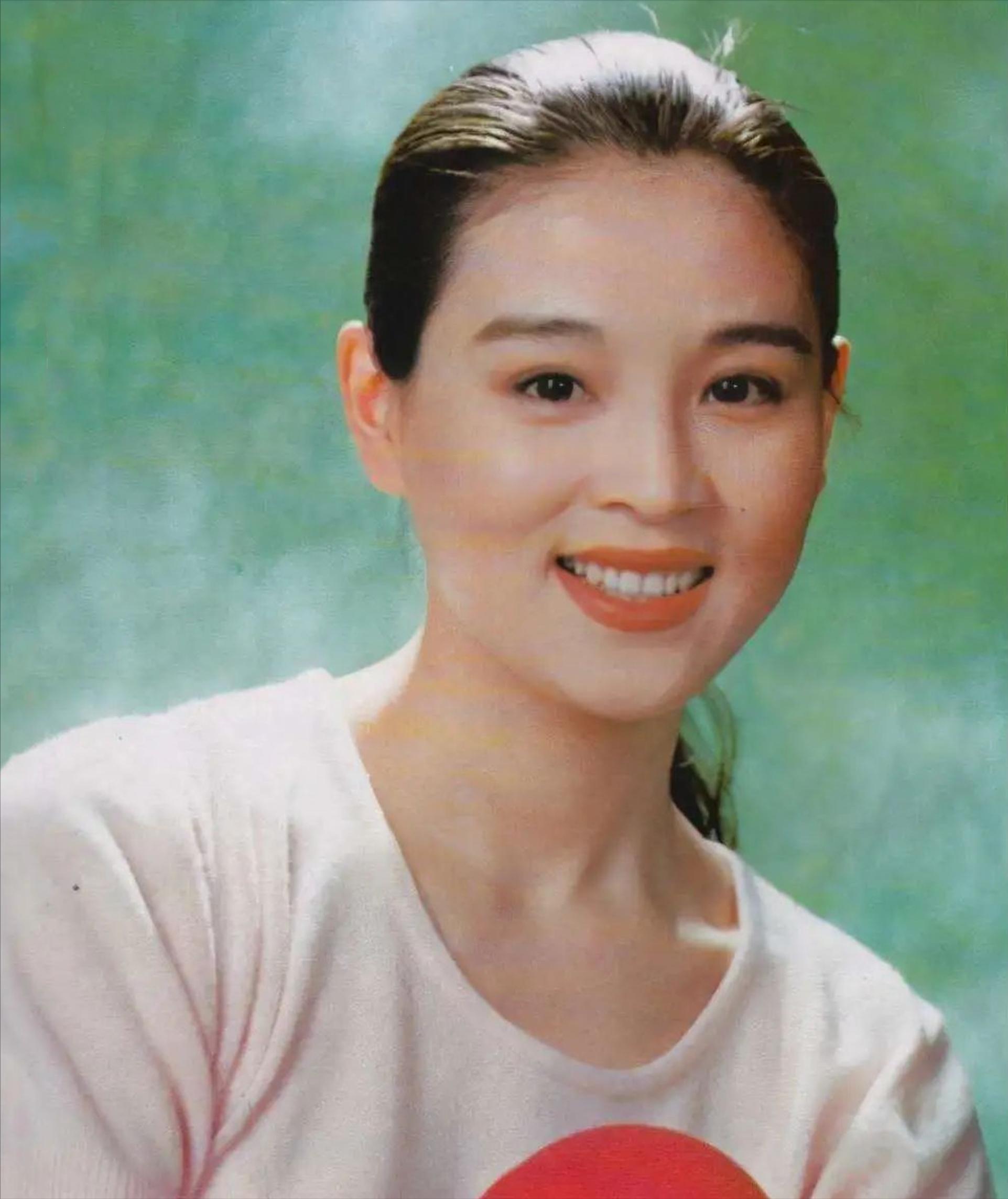 惊艳一个时代却消失的12位明星,11位女星今昔对比