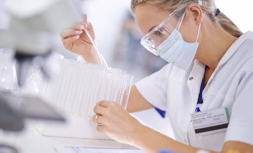 吉林女子自己试管生孩子,女子斥巨资生混血女儿新闻