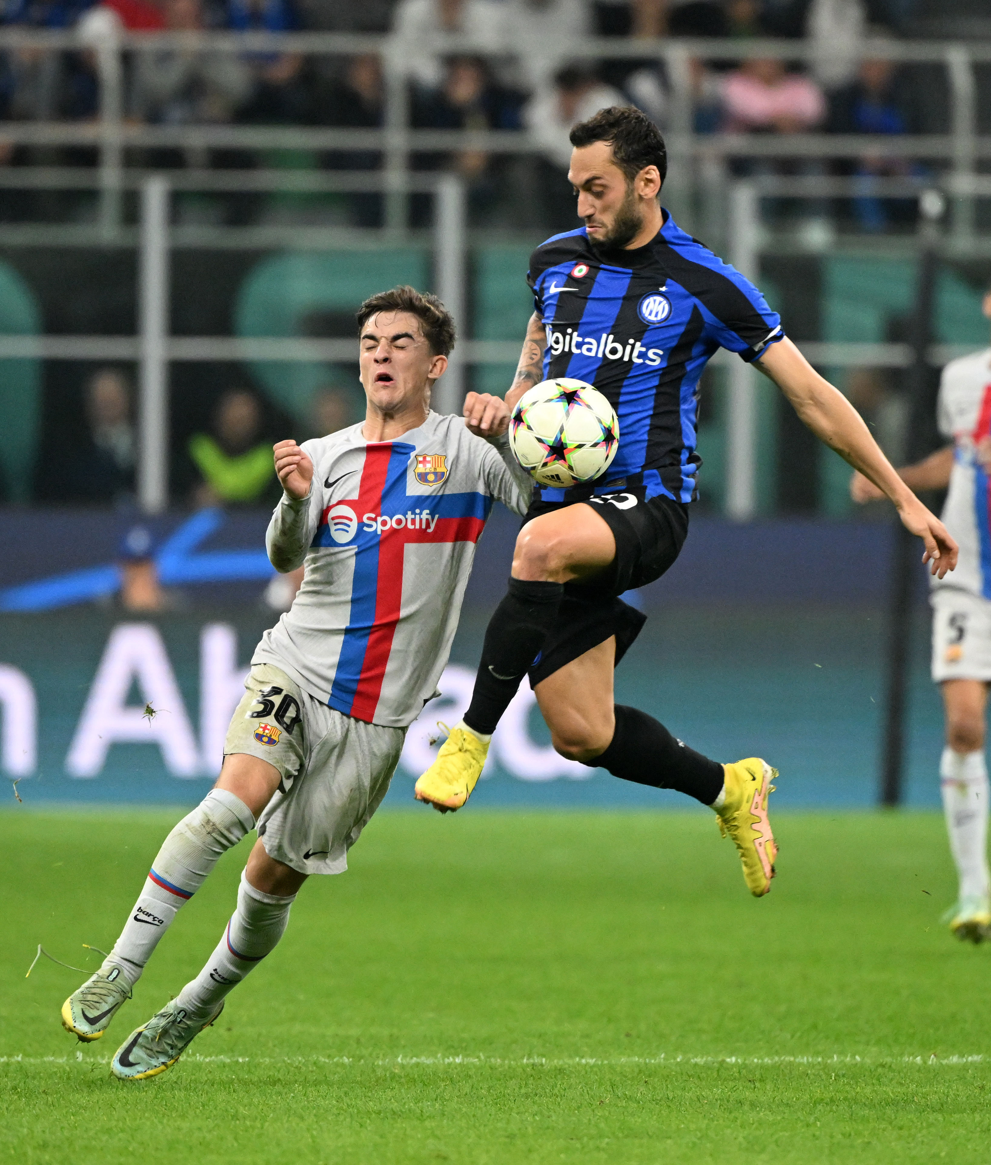 足球是圆的后续,足球是圆的纪录片