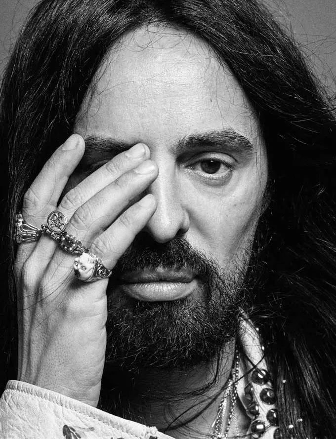 lady gaga和黑寡妇 (gaga今年格莱美礼服)