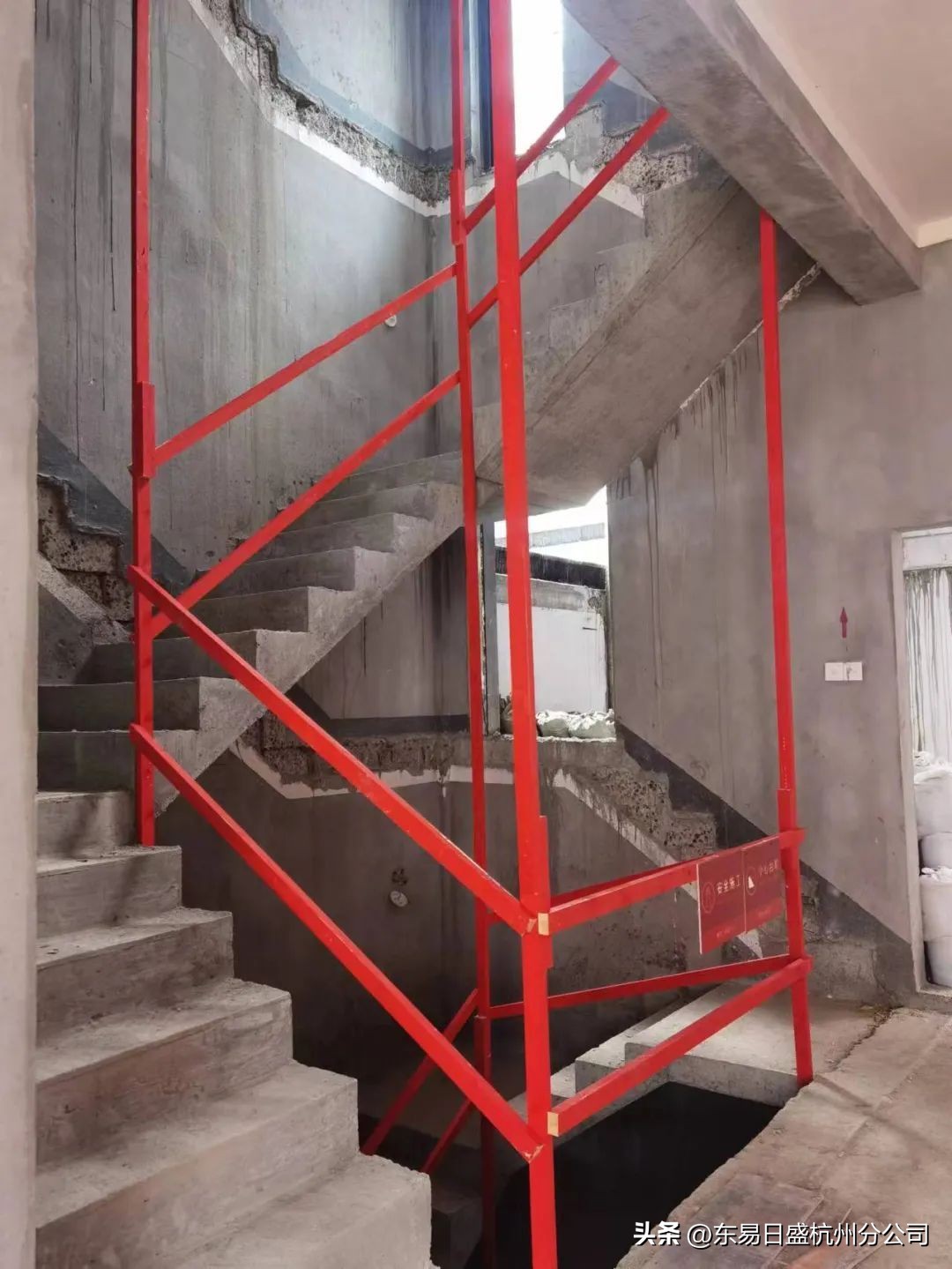 仲夏六月，美好将至|杭州东易日盛恭祝所有业主开工大吉！