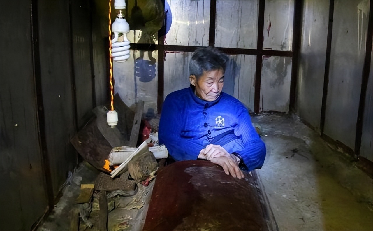 92岁老人花26万元自建墓,92岁老人用14年花26万元自建墓室