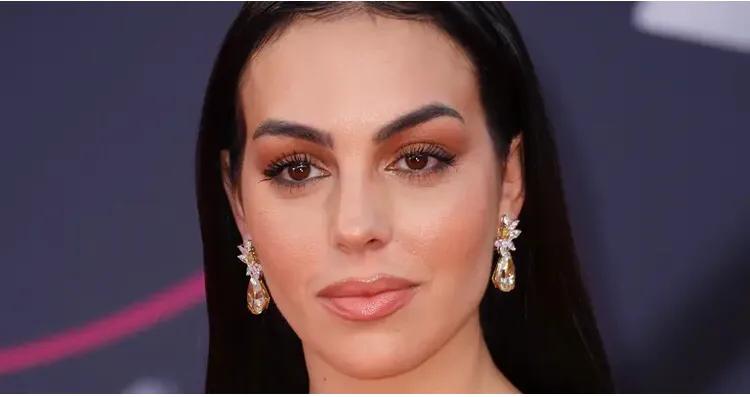 c罗女朋友卖奢侈品,乔治娜送给c罗的劳斯莱斯