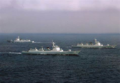 076搭配辽宁舰,076攻击舰和辽宁号尺寸对比