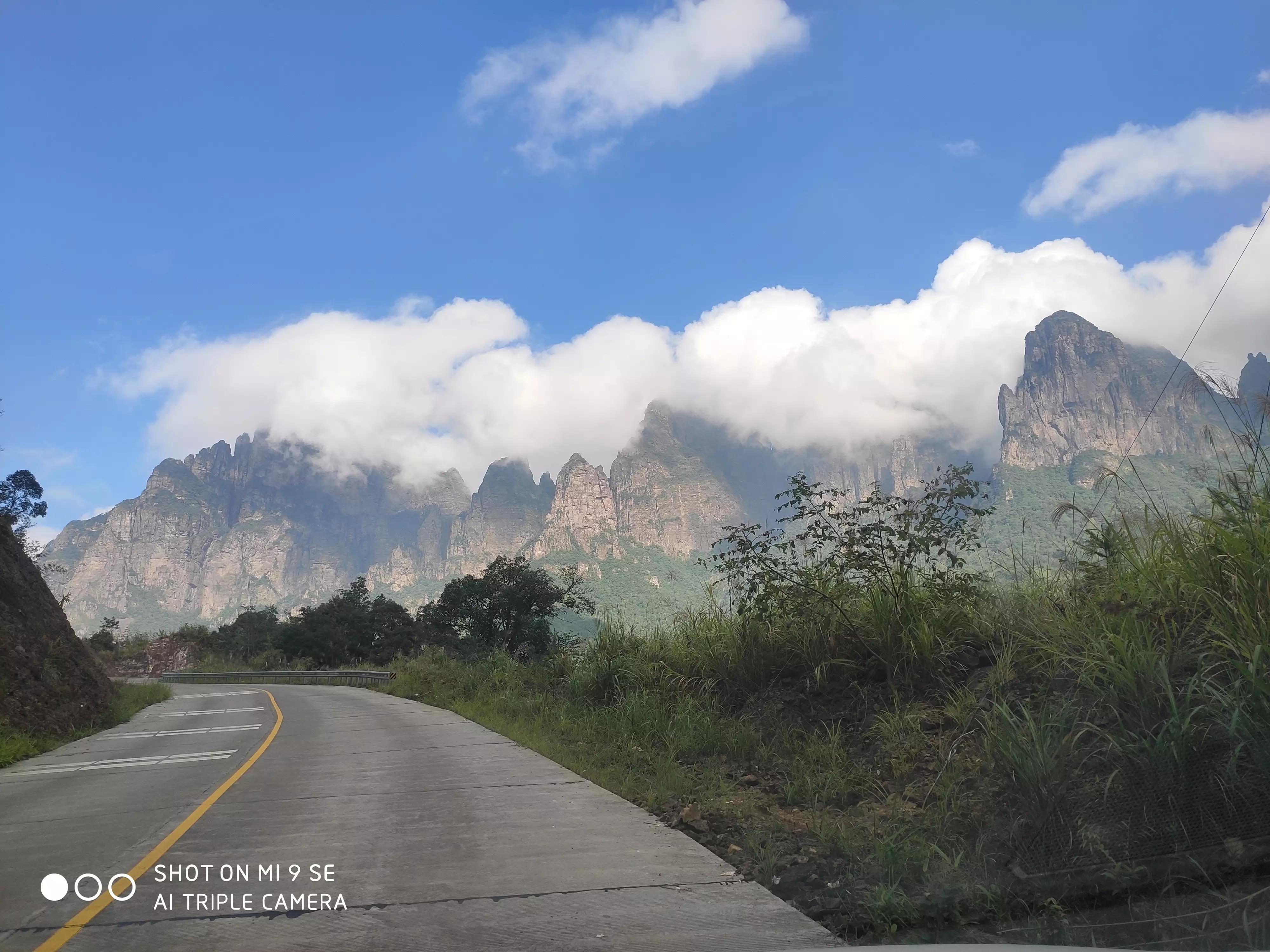 金秀六巷挂壁公路怎么走,航拍金秀六巷乡挂壁公路