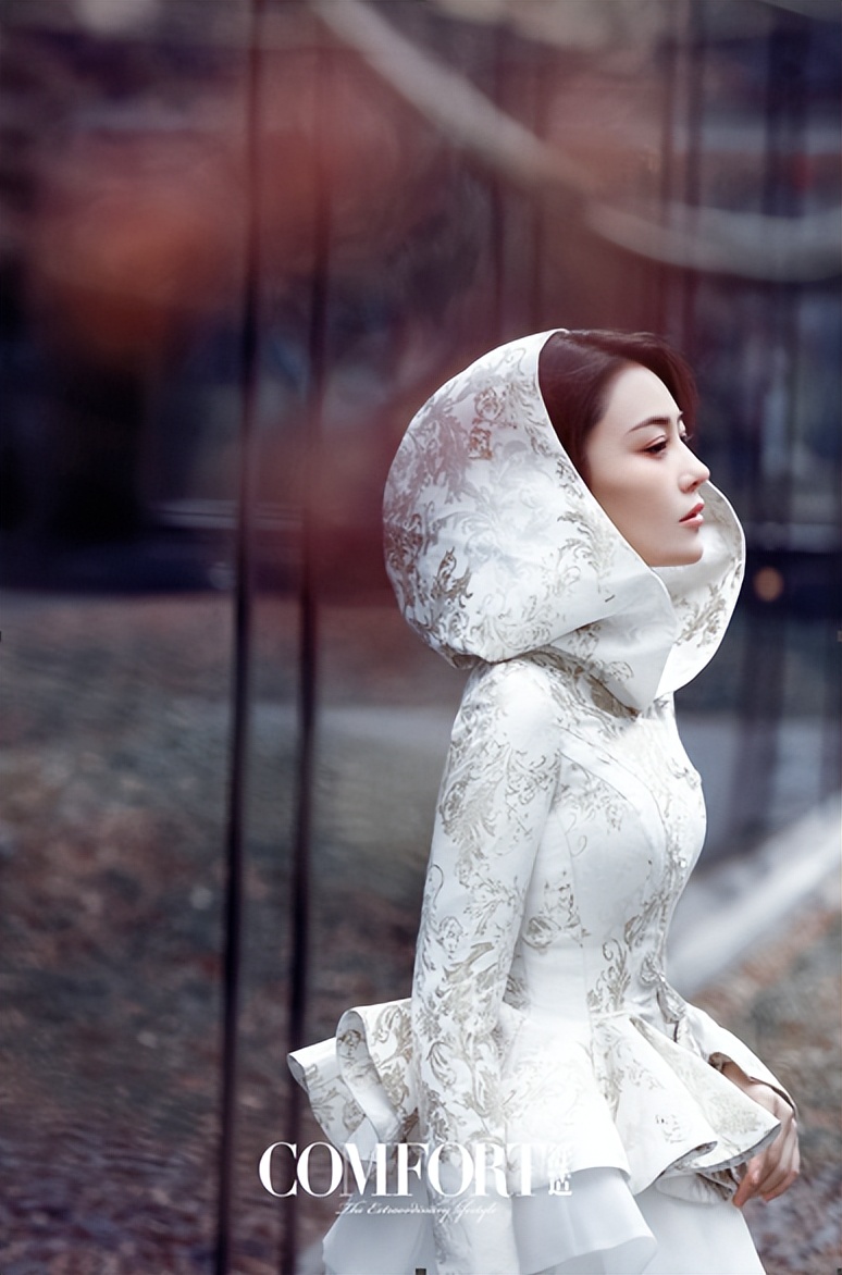 张馨予大片造型,张馨予gq红毯黑色钻石礼服