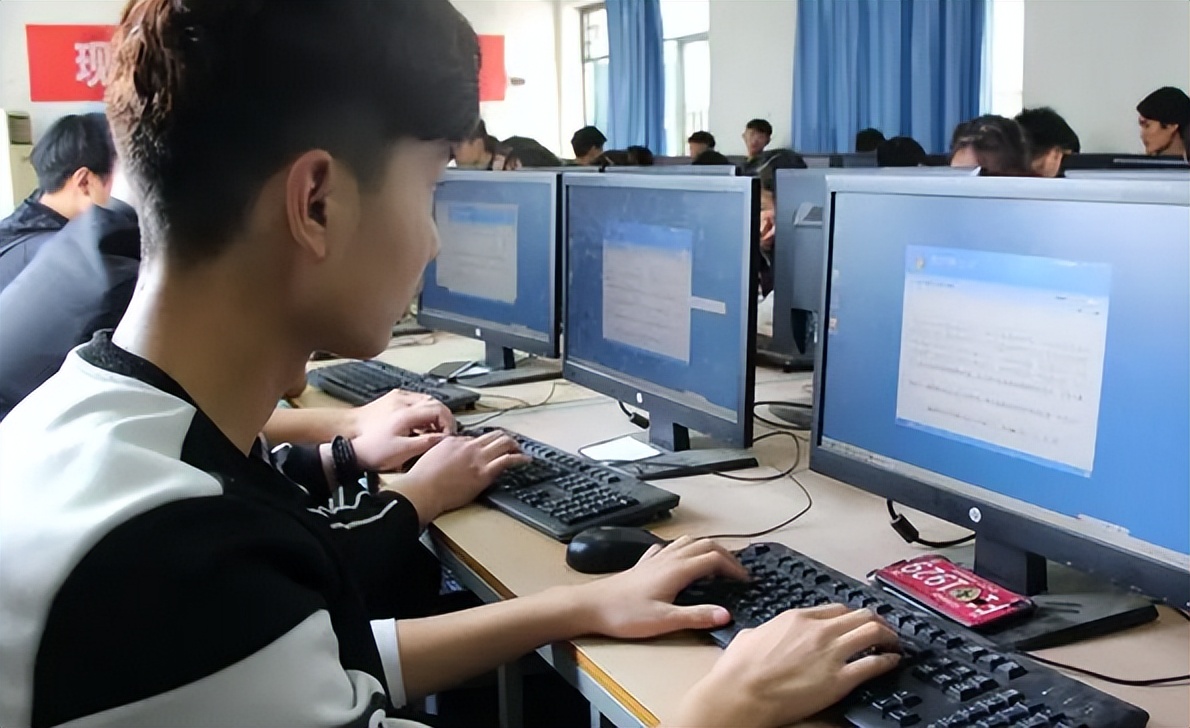 工科十大专业就业前景排名,工科类专业就业前景好的专业排名