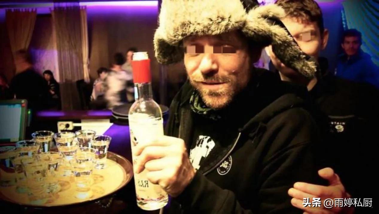 伏特加是高端白酒吗,伏特加与中国白酒哪个更难入口