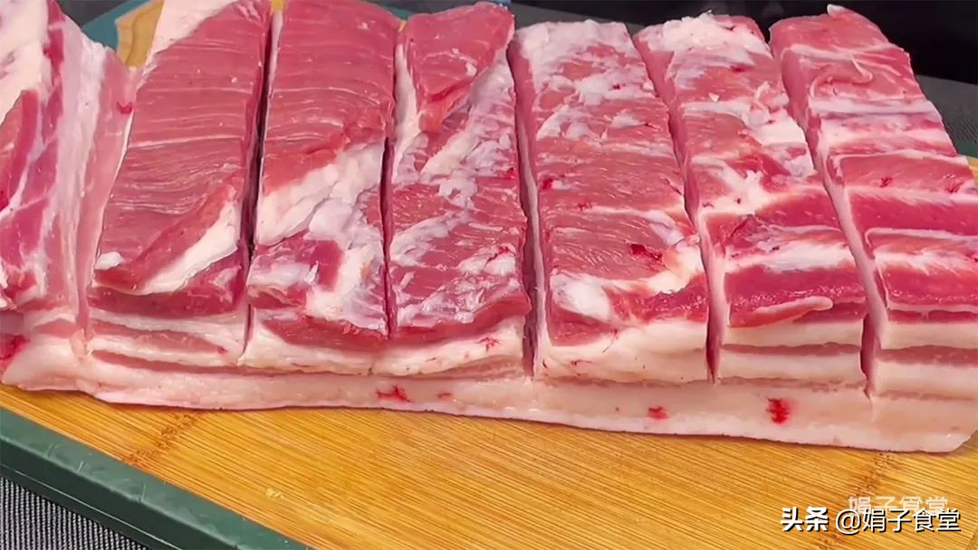 猪肉放在酱油里泡两天怎么做好吃,猪肉泡酱油的正确方法