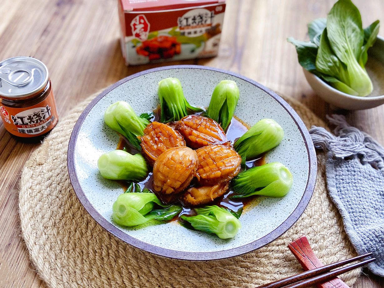 鲍鱼红烧用活的还是干的,鲍鱼红烧带壳