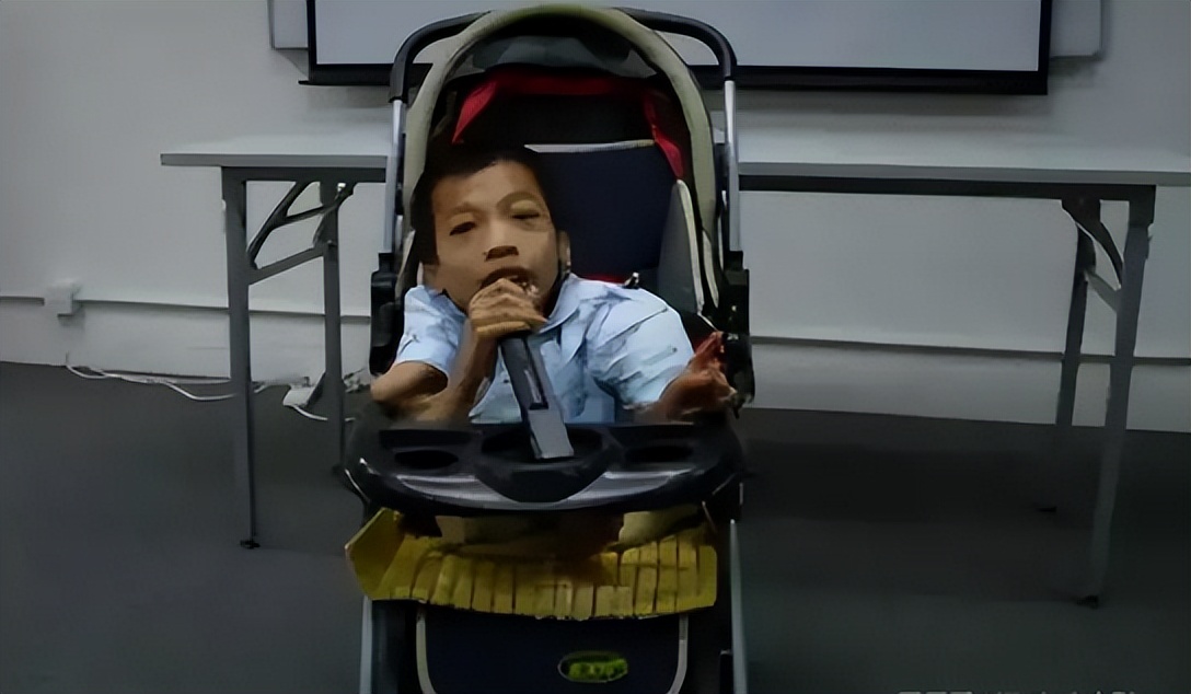 李创利16岁,广东小伙李创利