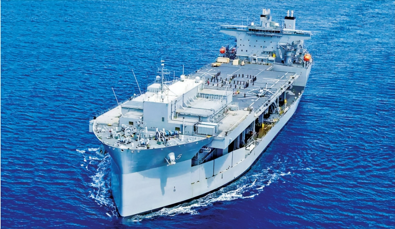 跑到南海寻衅滋事!起底美军这艘“民改军”9万吨大船