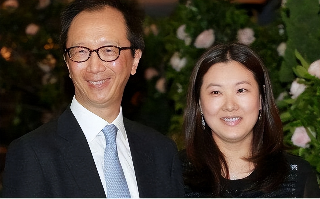 跳水女皇近况曝光,跳水王伏明霞净身出户