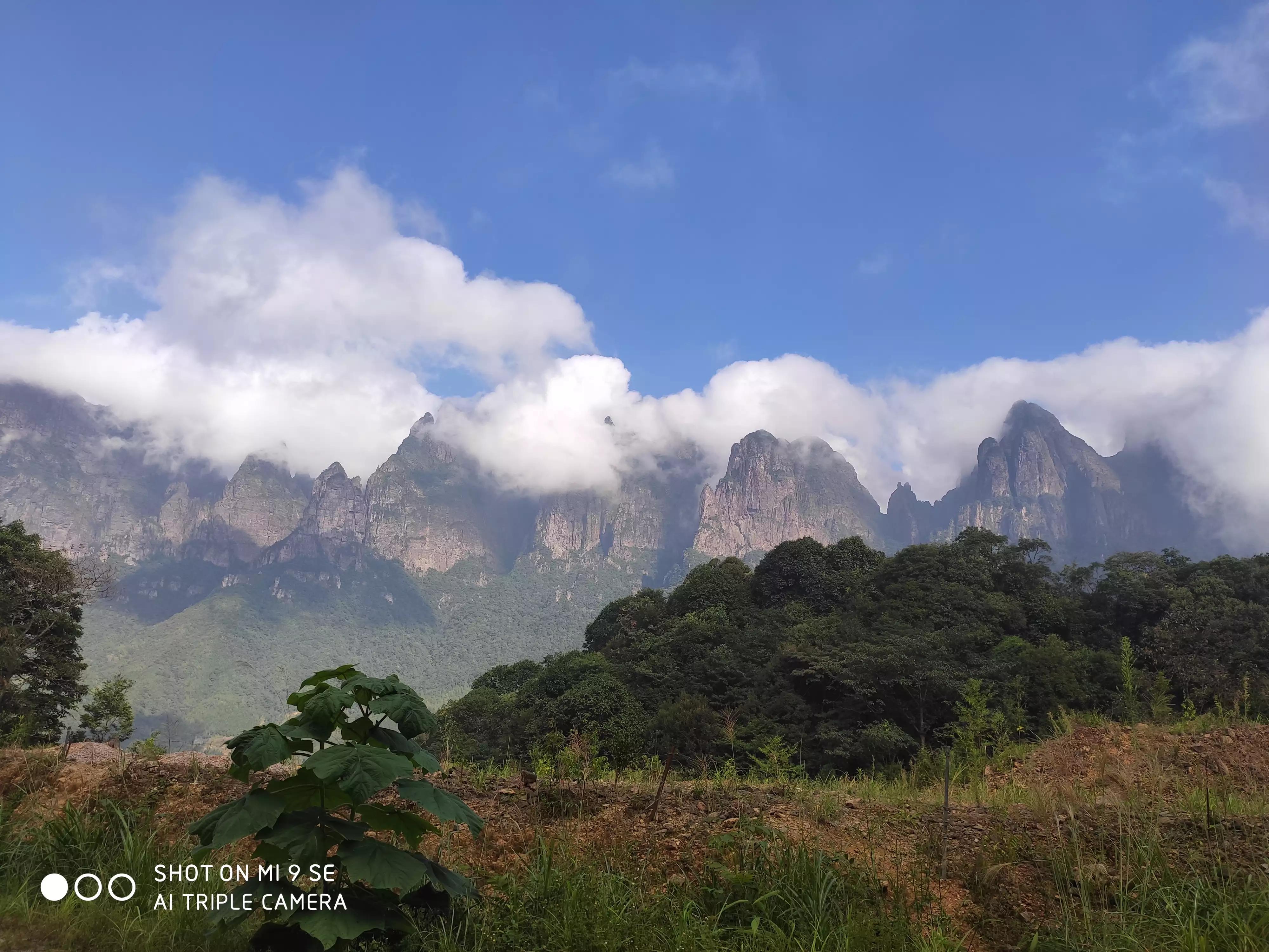 金秀六巷挂壁公路怎么走,航拍金秀六巷乡挂壁公路