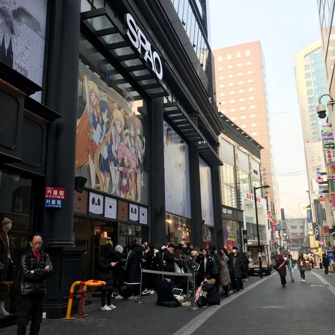 关店求生,卖停车场续命!曾干掉优衣库的韩装霸主,为何一夜失宠