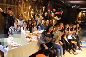 青岛四十年同学聚会,40名同学聚会喝1万块钱茅台