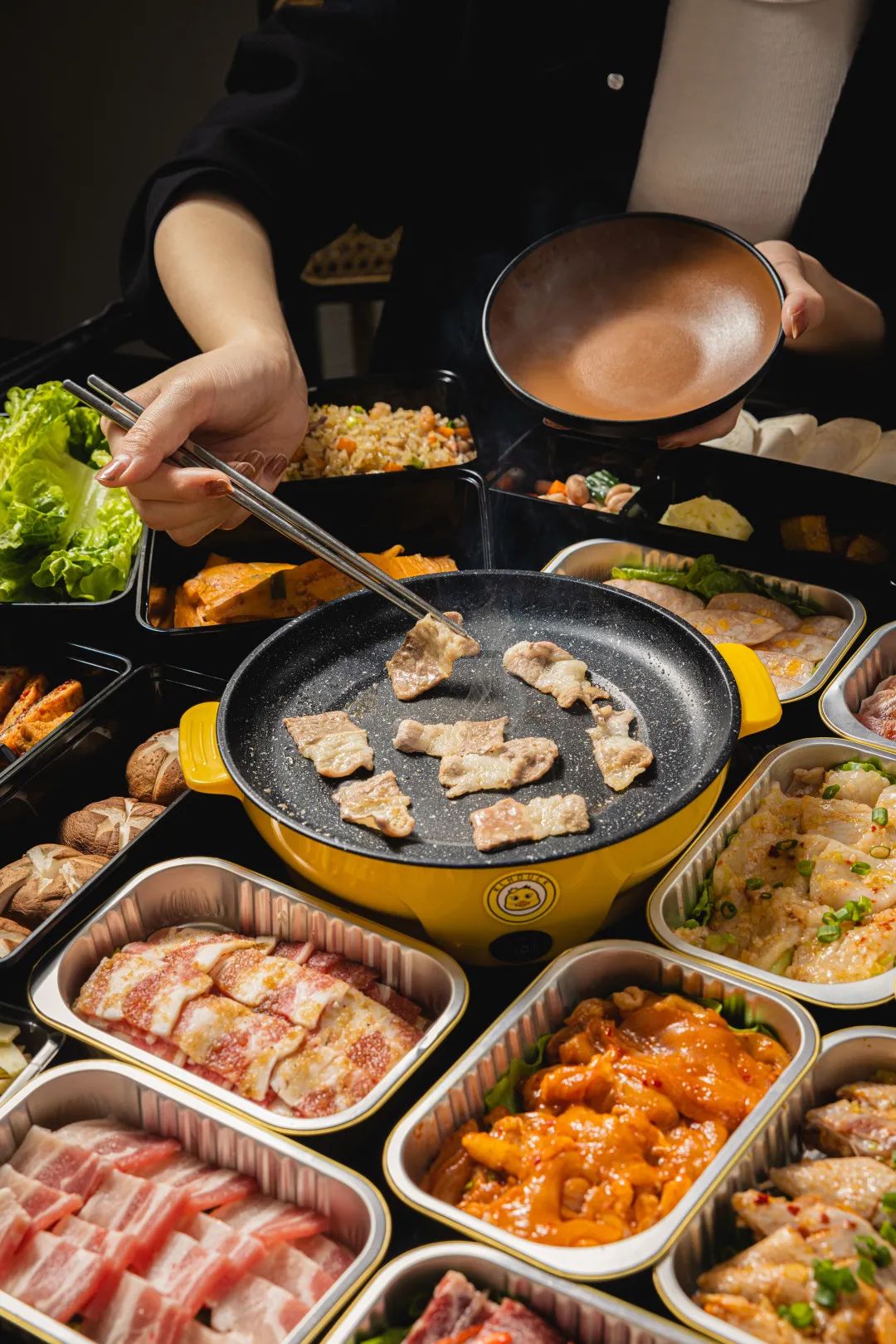 在家吃的烤肉火锅外卖,在家点烤肉外卖送锅