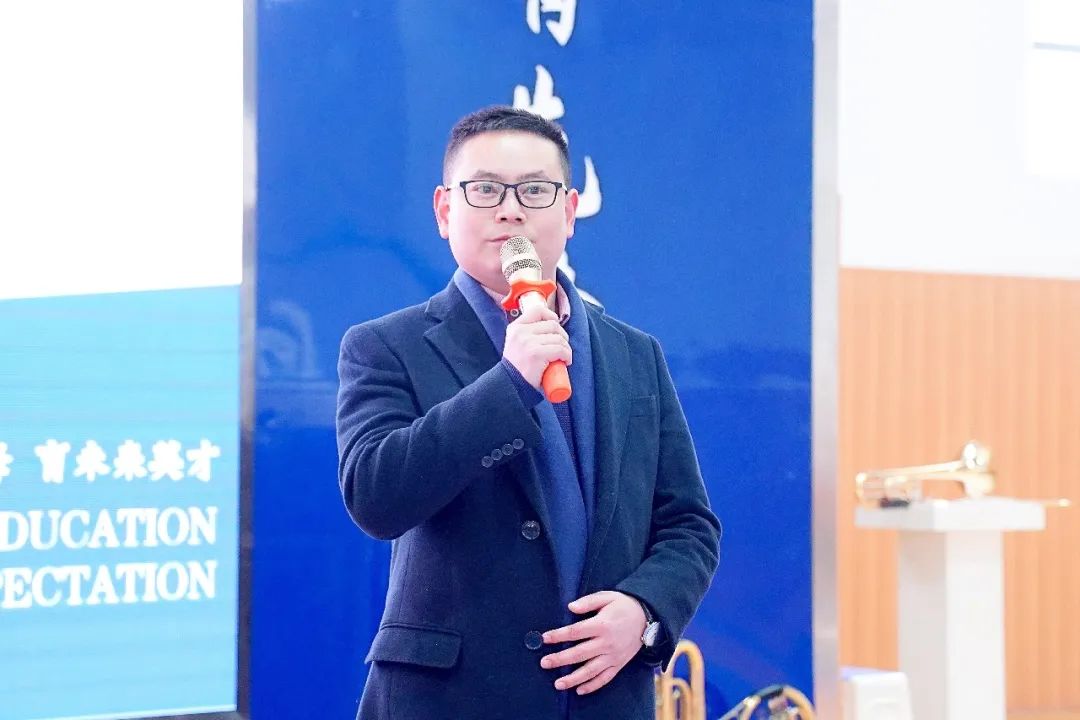 家长参观学校对学校的赞赏,蓝港外国语学校活动