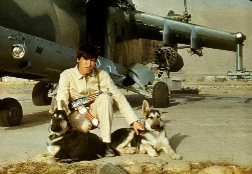 兵团新警,警用突击步枪与军用突击步枪