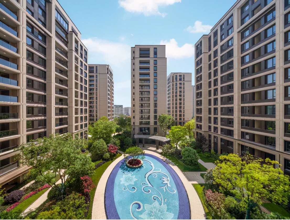 直击“口悲”楼盘交付，华丽袍服背后的虱子