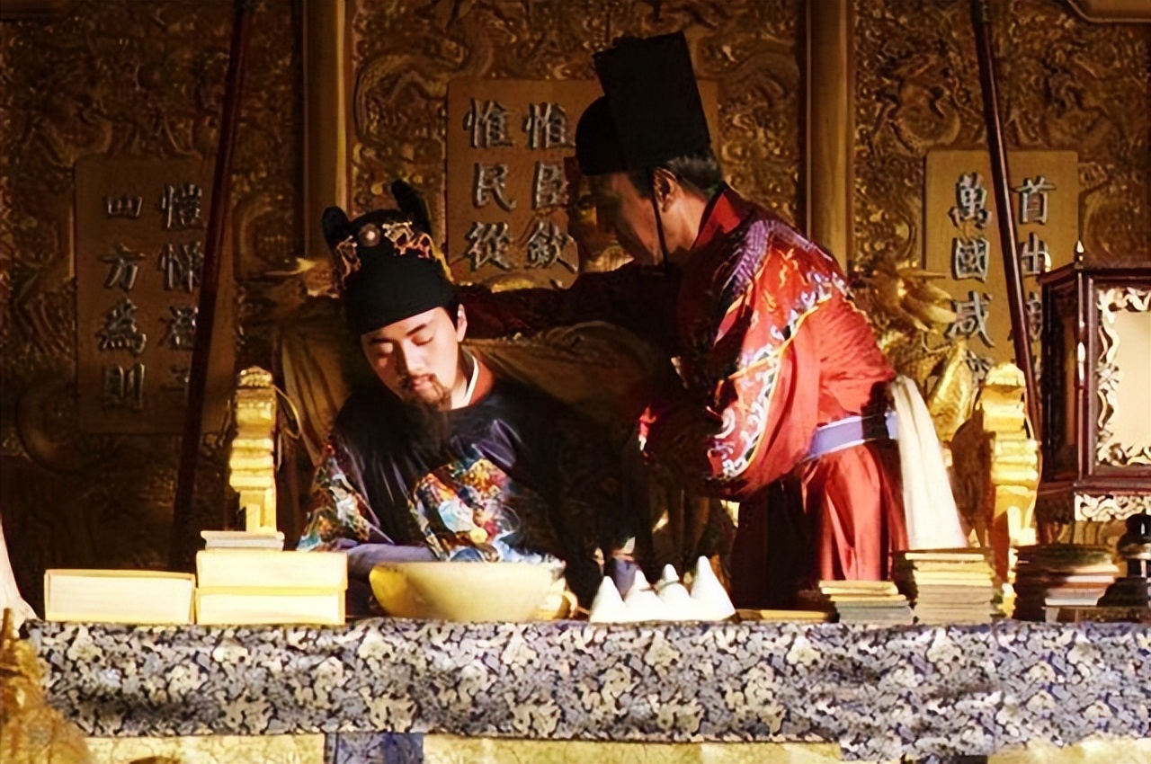 明朝被李自成打下后发生了什么,明末被李自成拷刑的京官