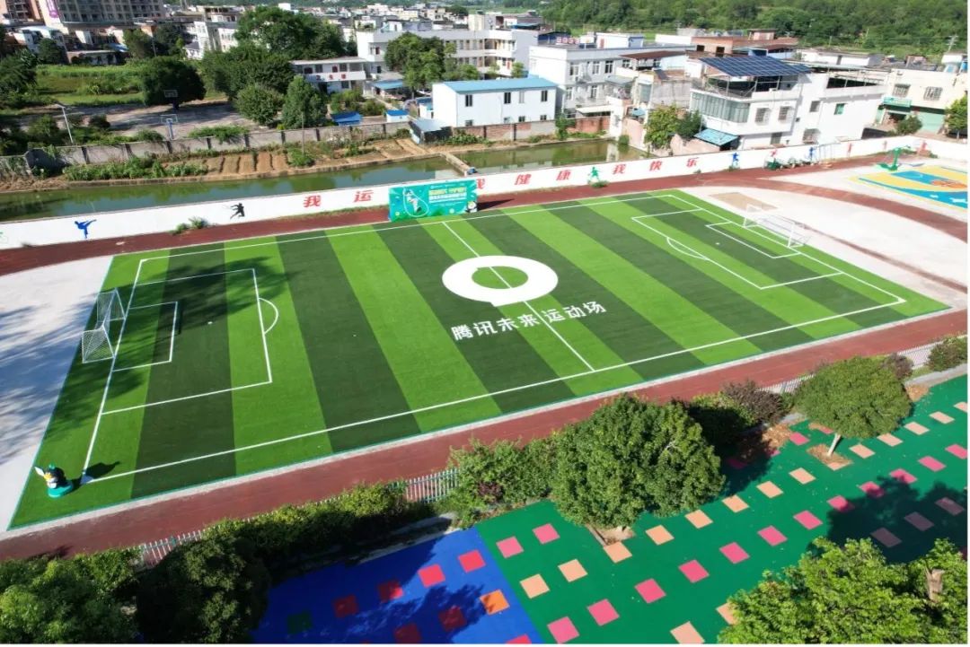 被城市妈妈收养的变形计女孩,变形计里被好家庭收养的孩子