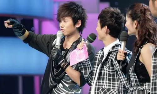 谢娜帮张杰助唱,张杰帮谢娜筹办经费