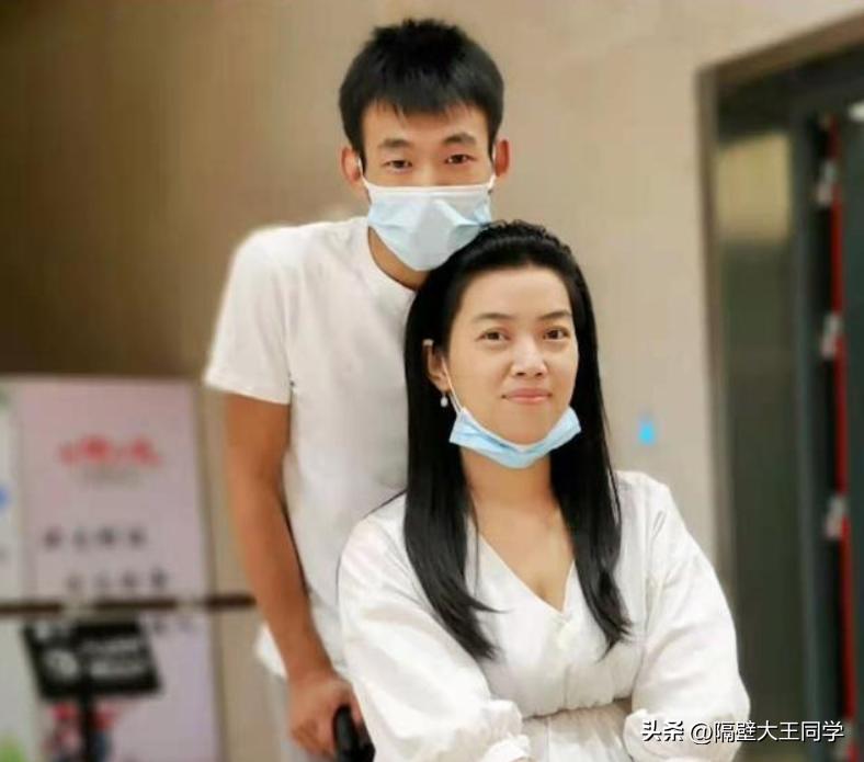 34岁瘫痪女离异后再嫁闺蜜之子,网友一边倒祝福:绝配!祝福!