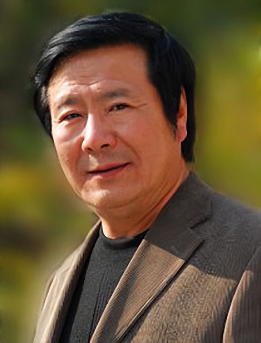 宋佳伦简历,宋佳伦夫妻近照