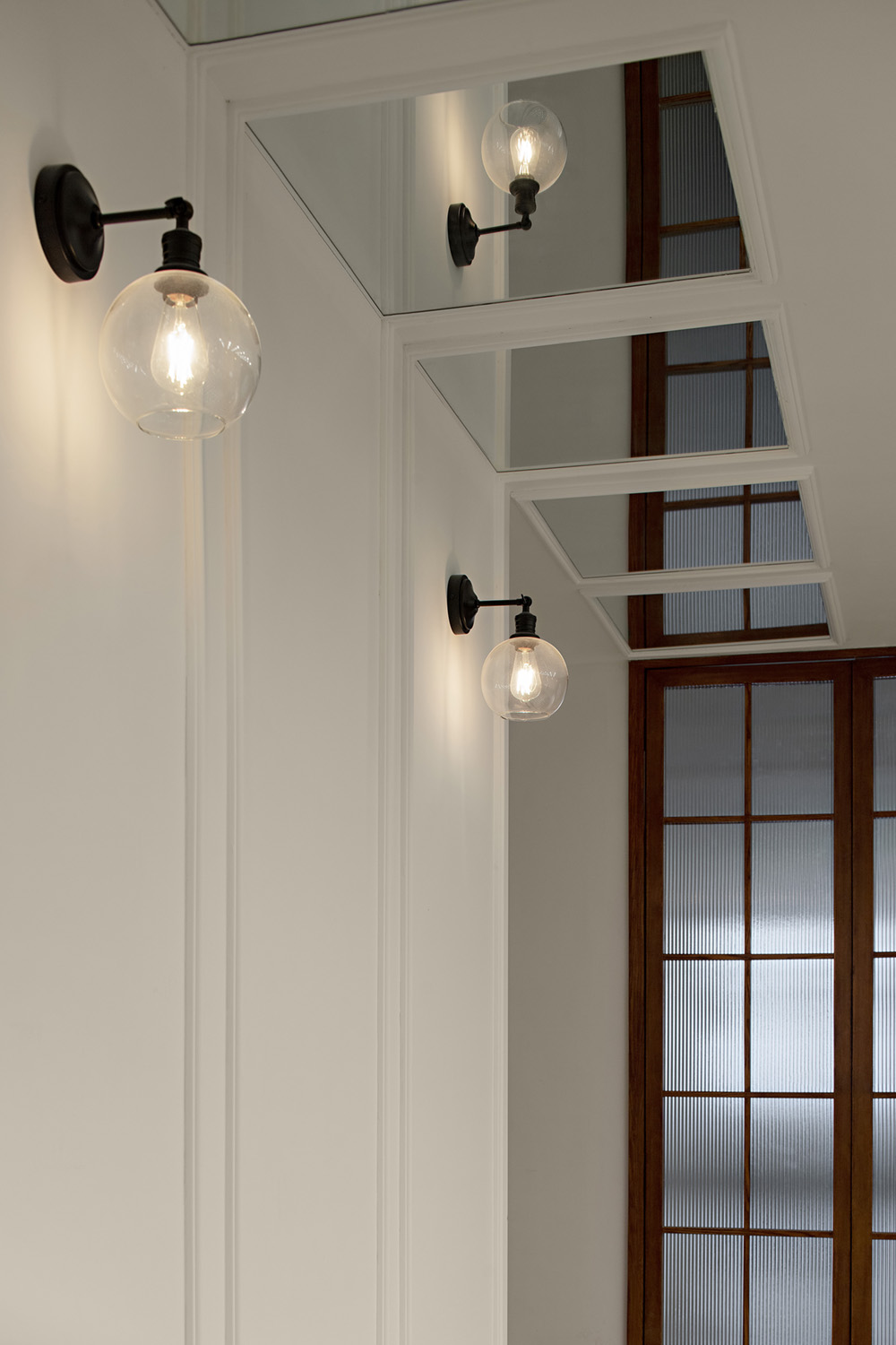 熙攘老街中的“后花园”大巭服饰深圳办公设计欣赏