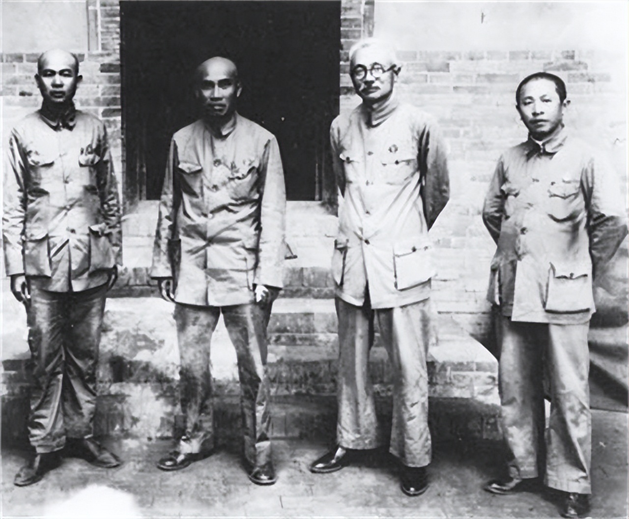 69年九大名单出炉，毛主席发怒：怎么没他？此人痛哭：主席记得我