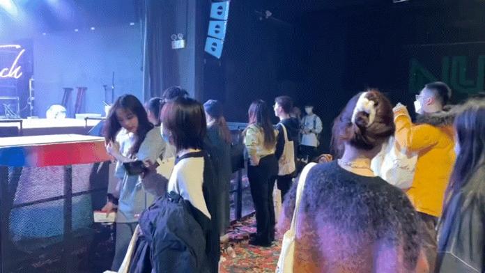 演唱会打碟曾轶可,演唱会耍大牌打碟