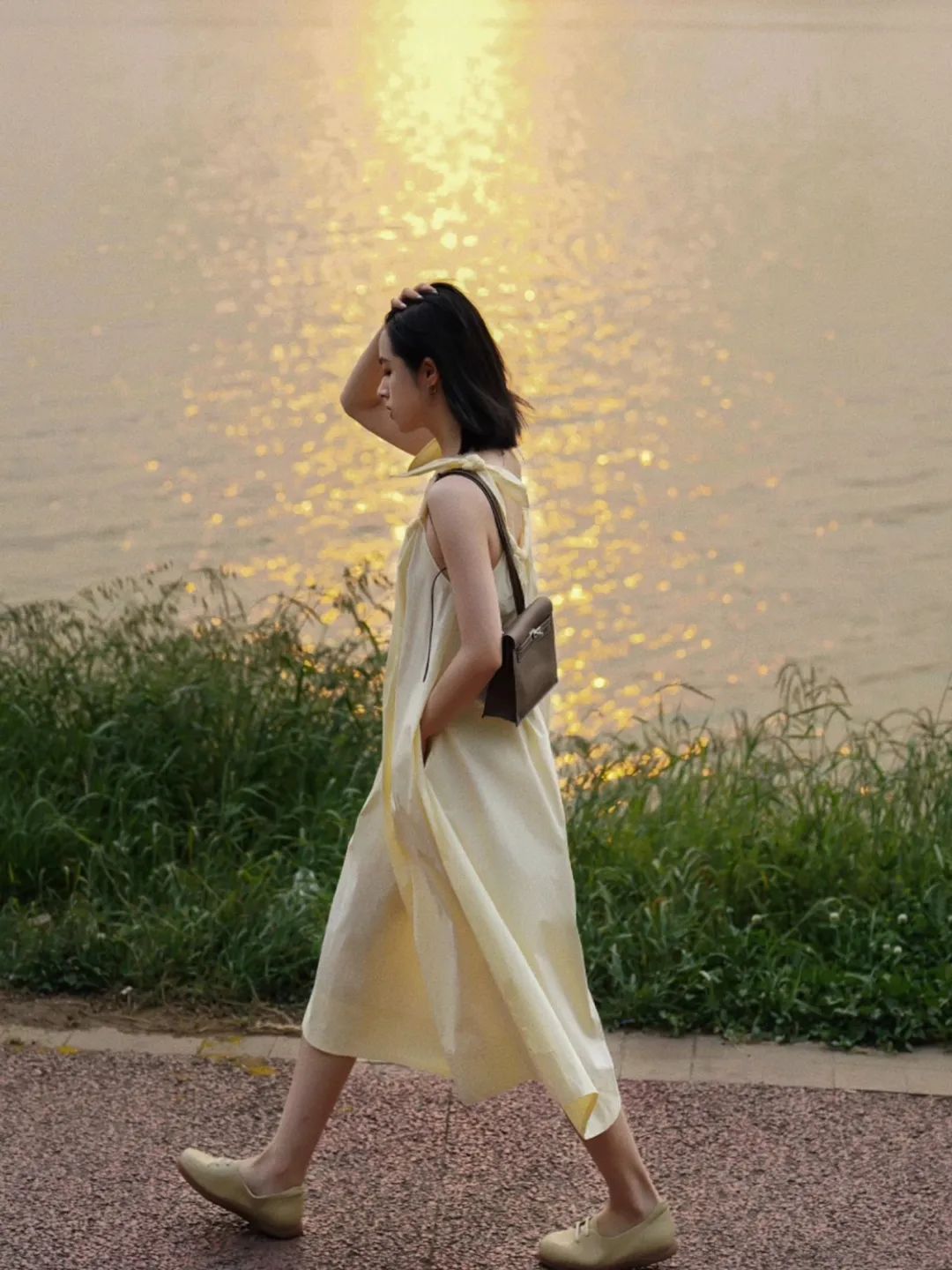 夏季小众吸睛穿搭韩系冰淇淋色,炎热的夏天穿什么颜色显得好看