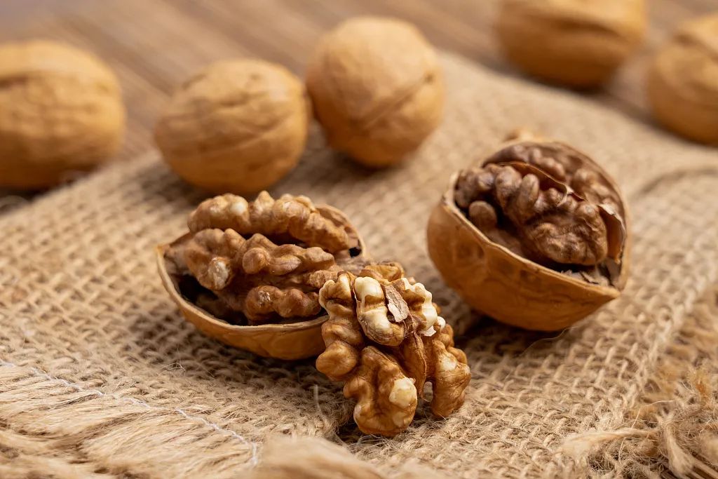 每周一个核桃能长寿吗,核桃长寿果的功效