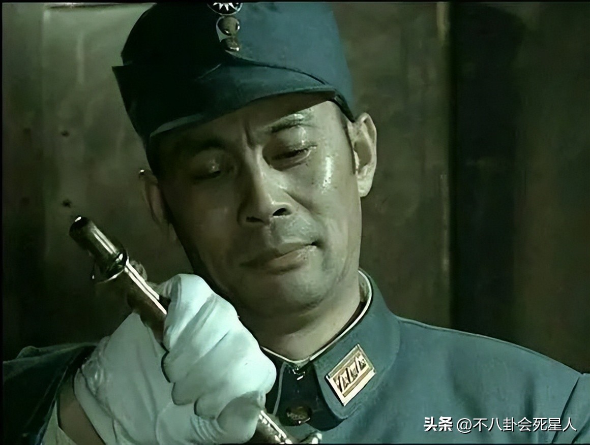 老戏骨云集，央视黄金档播出，《那山那海》打出了一把王炸