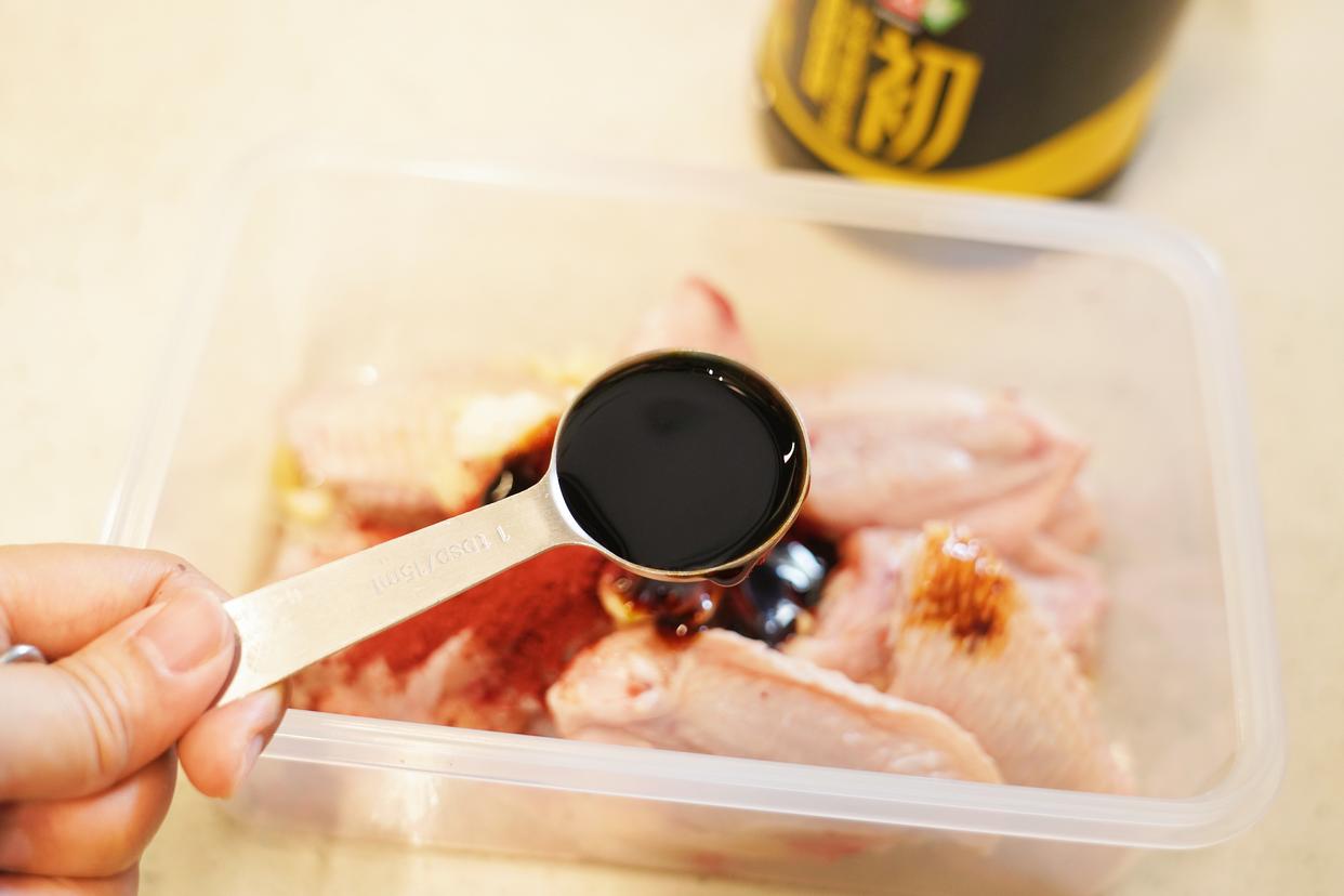 喜欢吃奥尔良烤翅在家就可以做，秘制配方好吃到吮指，价格也便宜