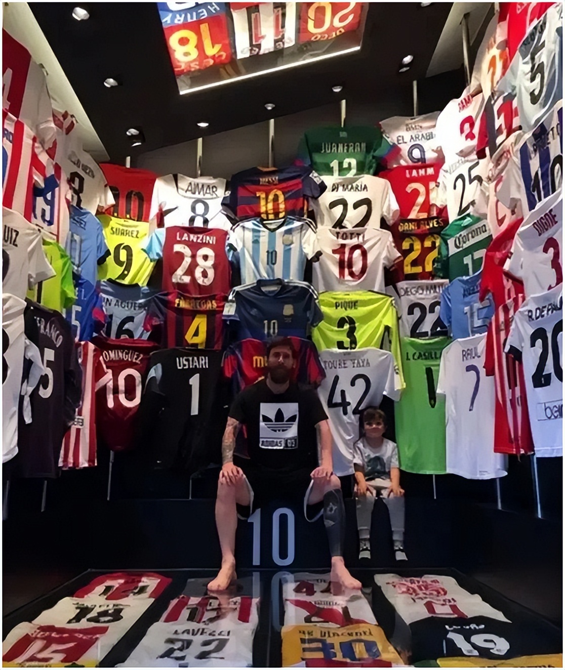 球王梅西的豪宅竟如此寒酸,大力神杯梅西夺冠视频