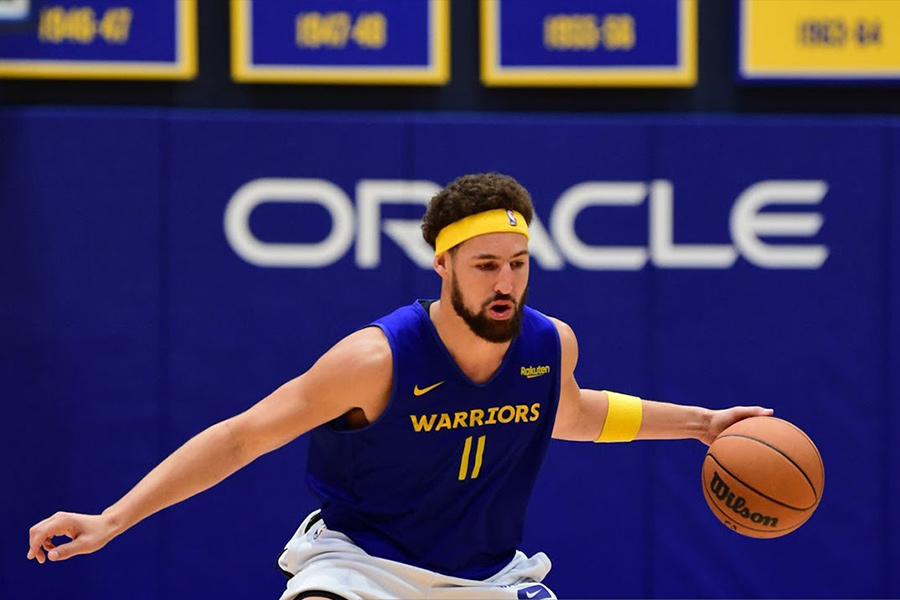 西边太阳，东边网；保罗爸爸，杜妈妈。炮哥缺冠军，杜兰特缺睡觉