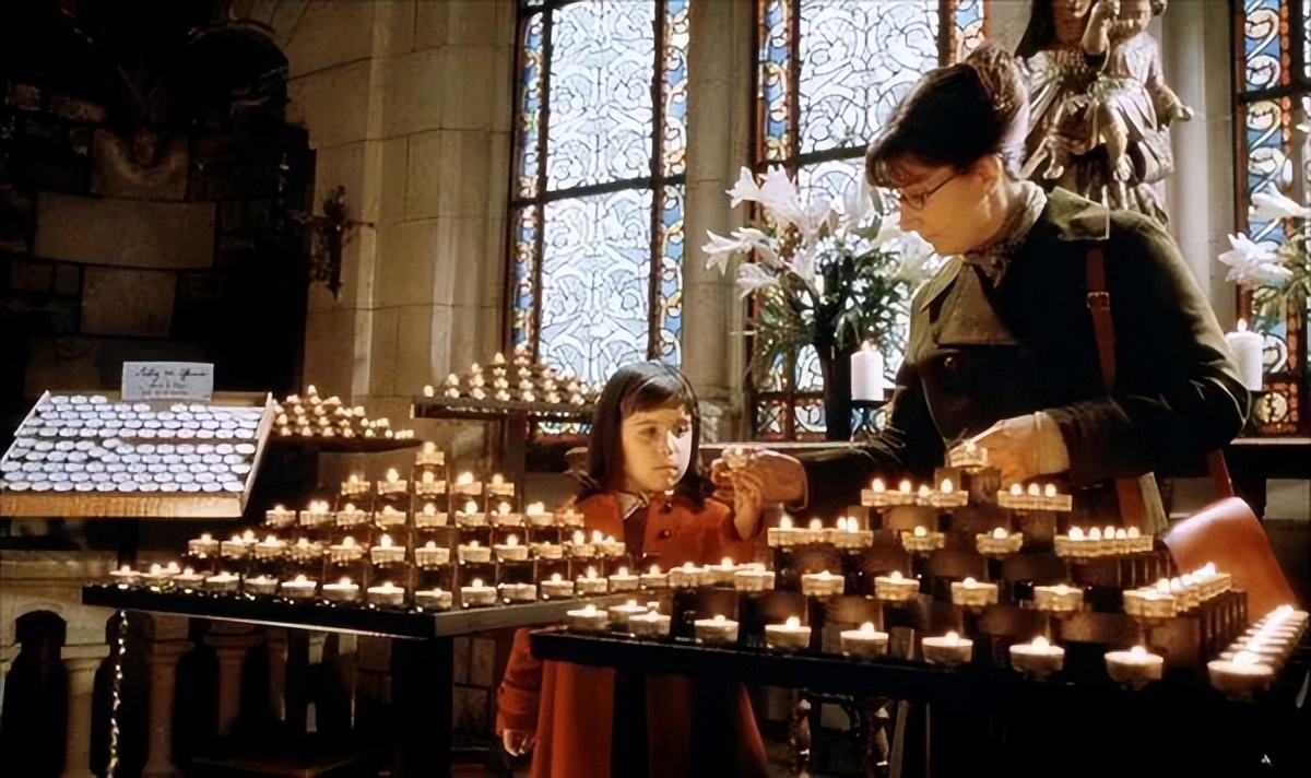 巴黎圣母院人物,电影巴黎圣母院人物特色解读