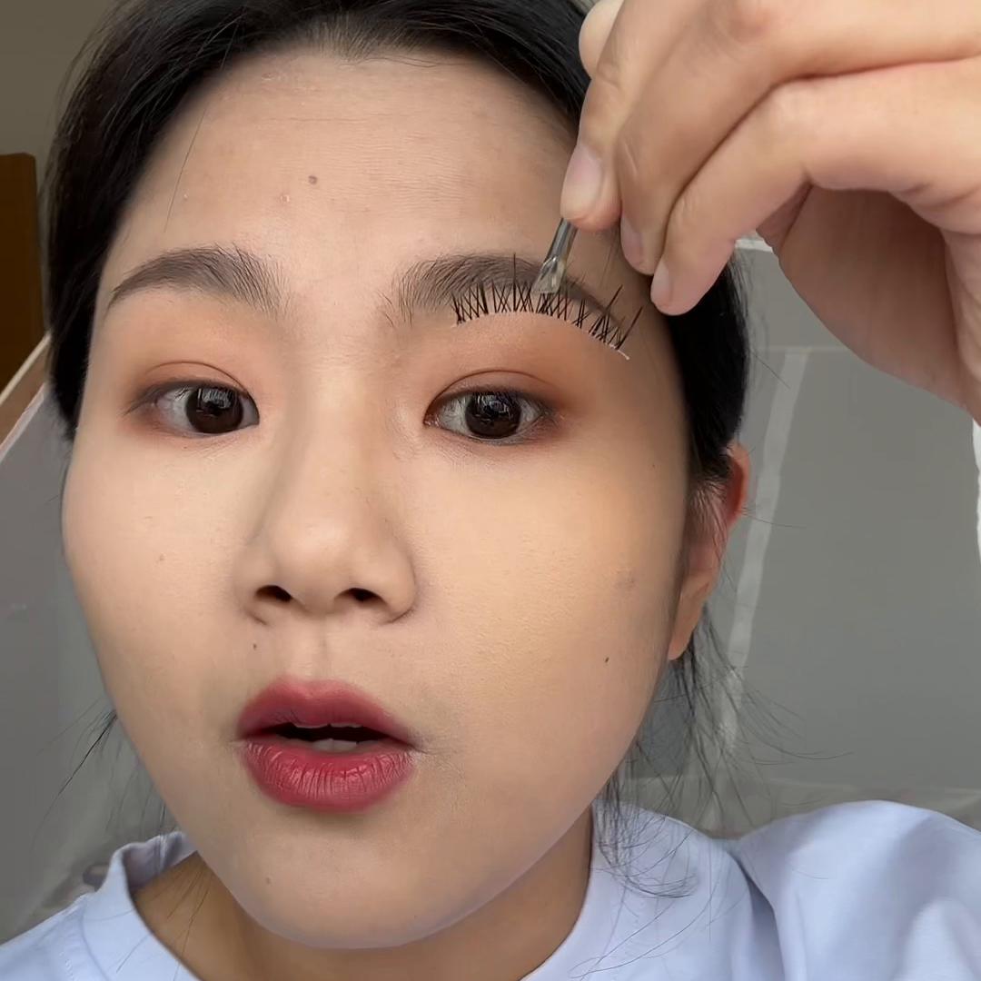 假睫毛组合正确贴法教程,假睫毛正确贴法教程一片式全部