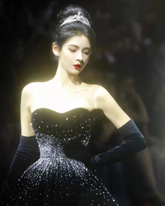 赫本经典复古造型,众明星模仿奥黛丽赫本谁更还原