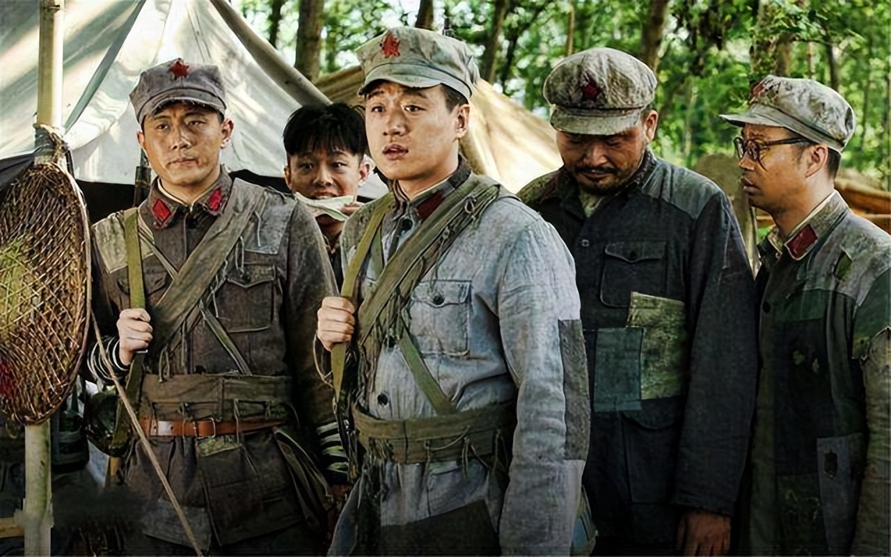 红军进攻被联络员叫停，团长大骂：他是叛徒