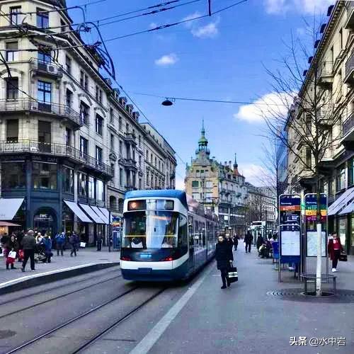 世界上少有的人工定期“擦脸”、全球最富有的瑞士苏黎世巴荷夫街